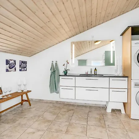 Vakantiehuis In With Kitchen Aså
